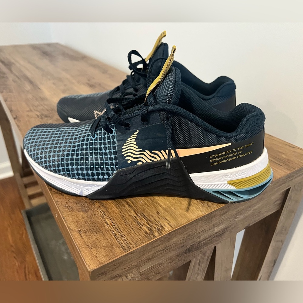 Nike Metcon 8 Armory Navy Artic Orange